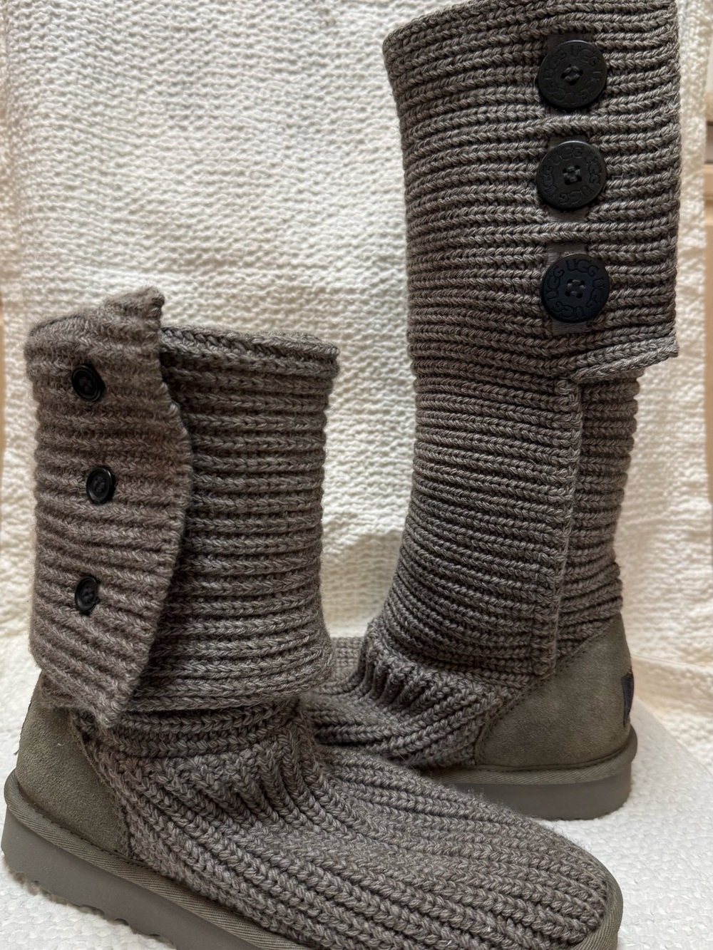 UGG | Classic Cardy | Gray Knit Button Mid-Calf or Tall Boots | Size = 8